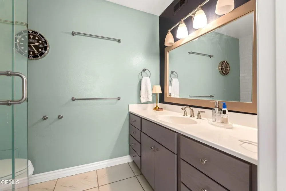 950 Seaside Court Ventura, CA 93001