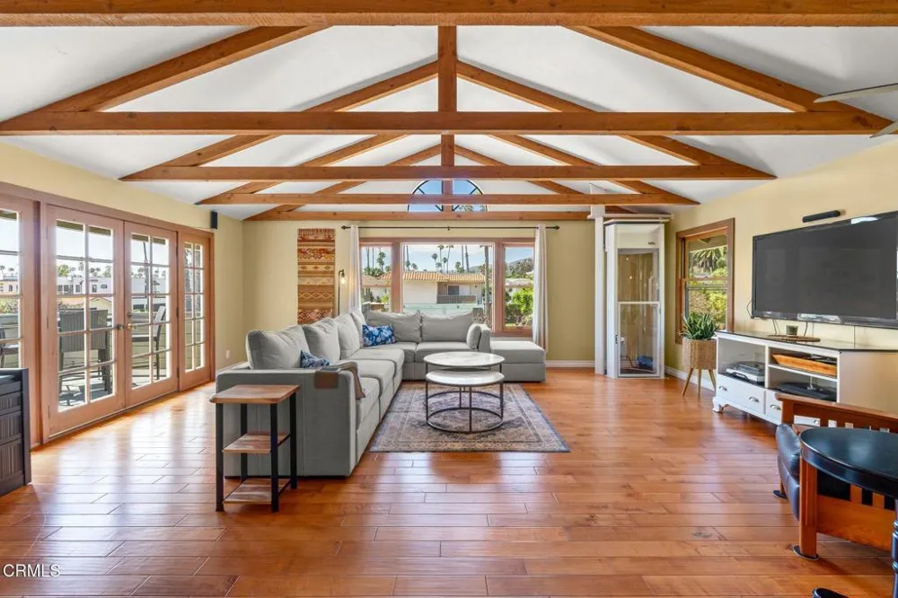 950 Seaside Court Ventura, CA 93001