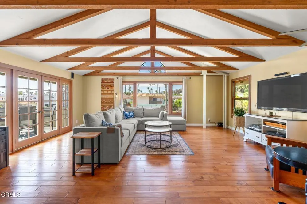 950 Seaside Court Ventura, CA 93001