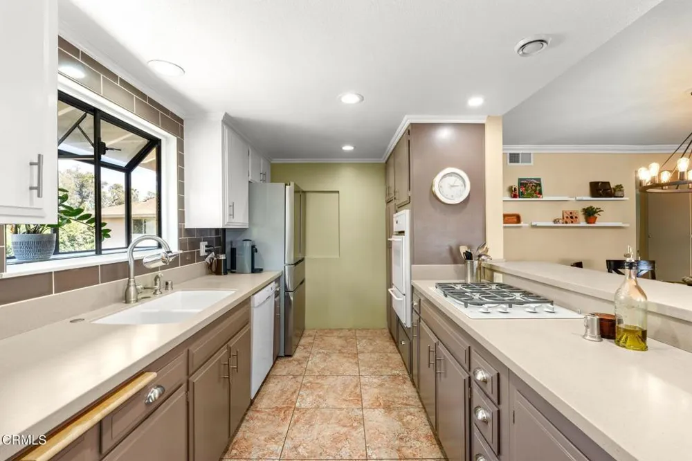 950 Seaside Court Ventura, CA 93001