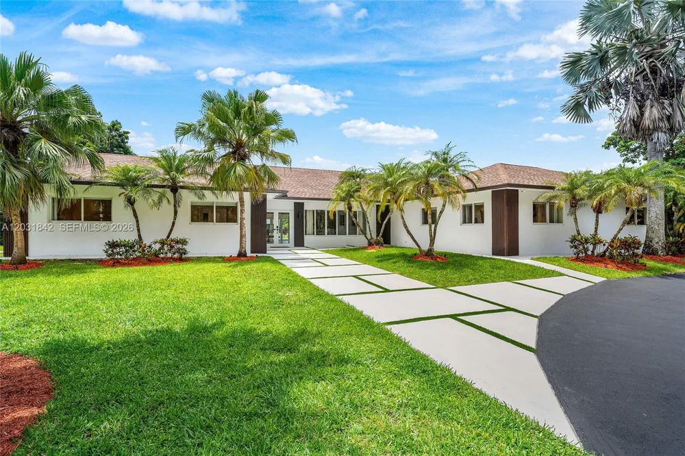 13900 Mustang Trl Southwest Ranches, FL 33330