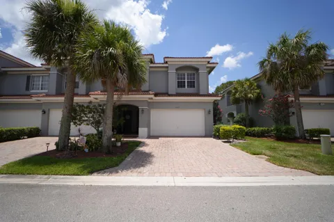 2202 SW Cape Cod Drive