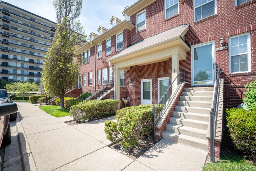 15650 Stone Crossing Drive Southfield City, MI 48075