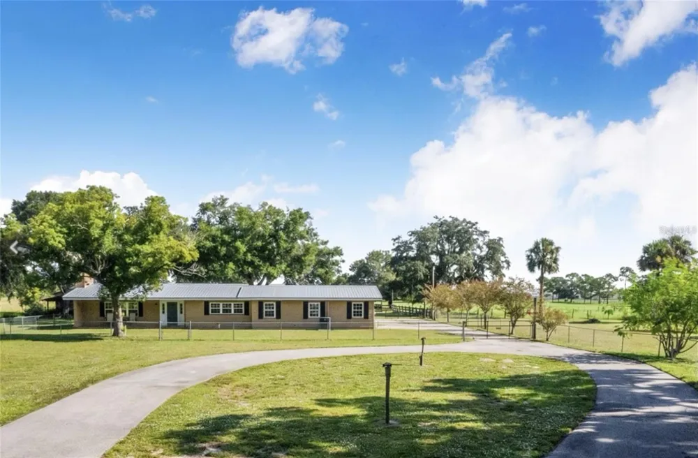 4854 E HINSON AVENUE Haines City, FL 33844