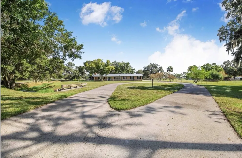 4854 E HINSON AVENUE Haines City, FL 33844
