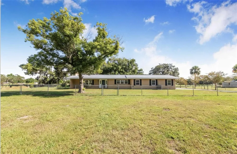 4854 E HINSON AVENUE Haines City, FL 33844