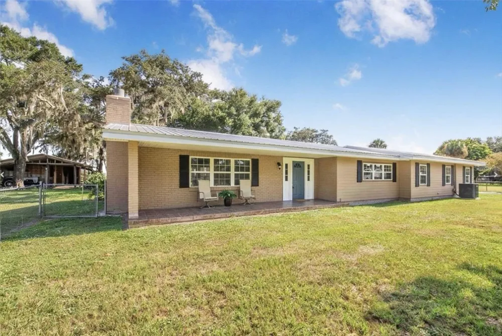 4854 E HINSON AVENUE Haines City, FL 33844