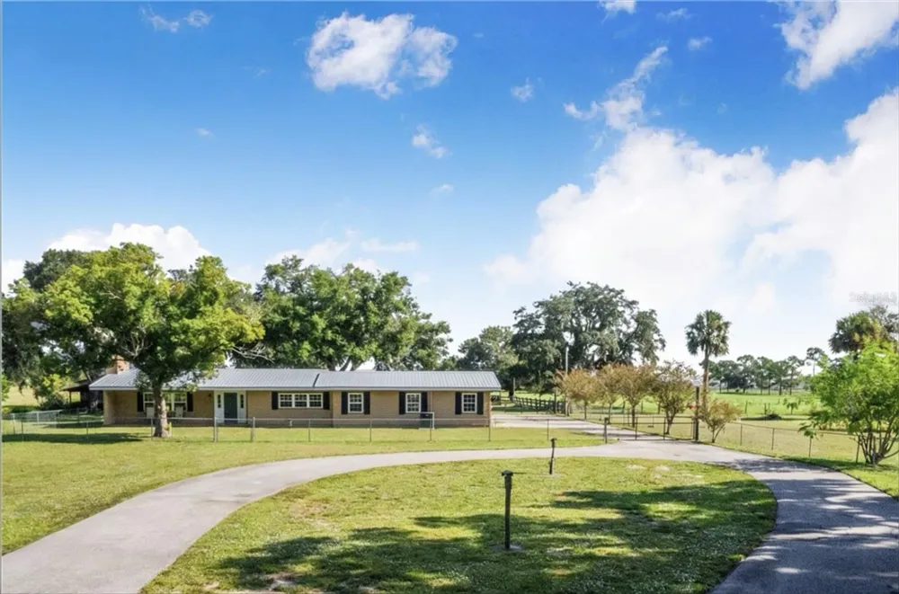 4854 E HINSON AVENUE Haines City, FL 33844