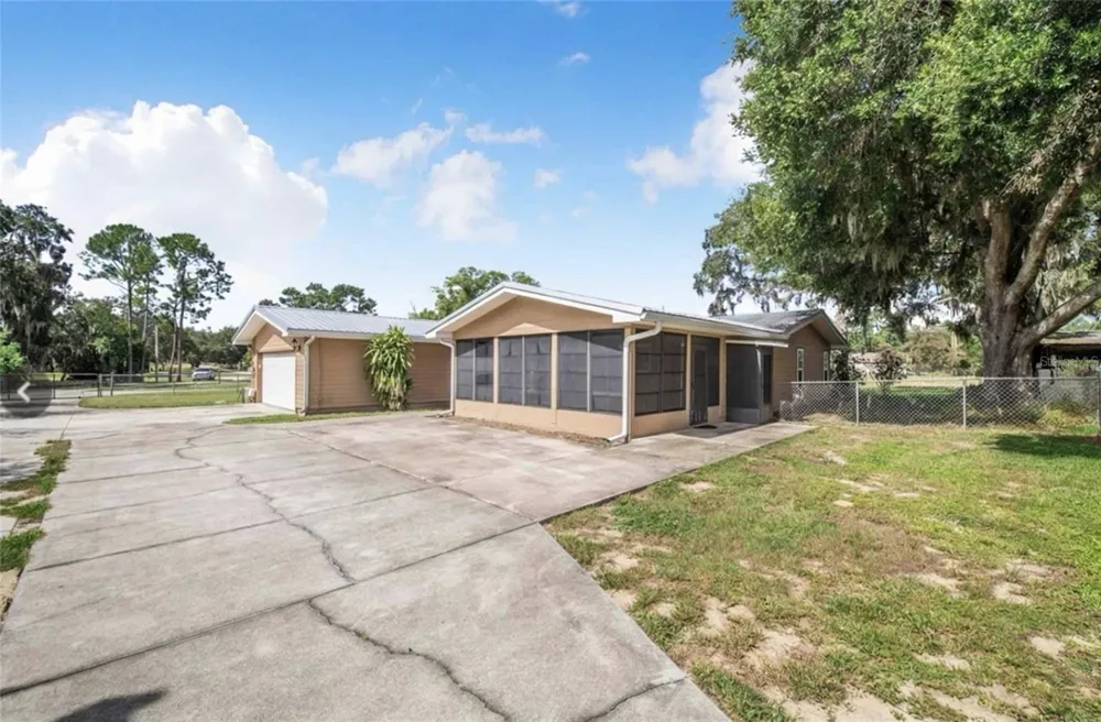4854 E HINSON AVENUE Haines City, FL 33844
