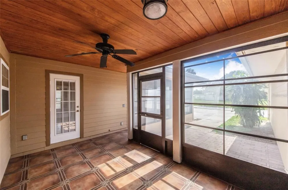 4854 E HINSON AVENUE Haines City, FL 33844