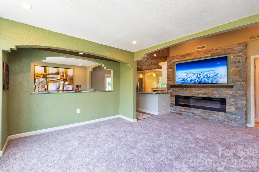 65 Walnut Street Marion, NC 28752