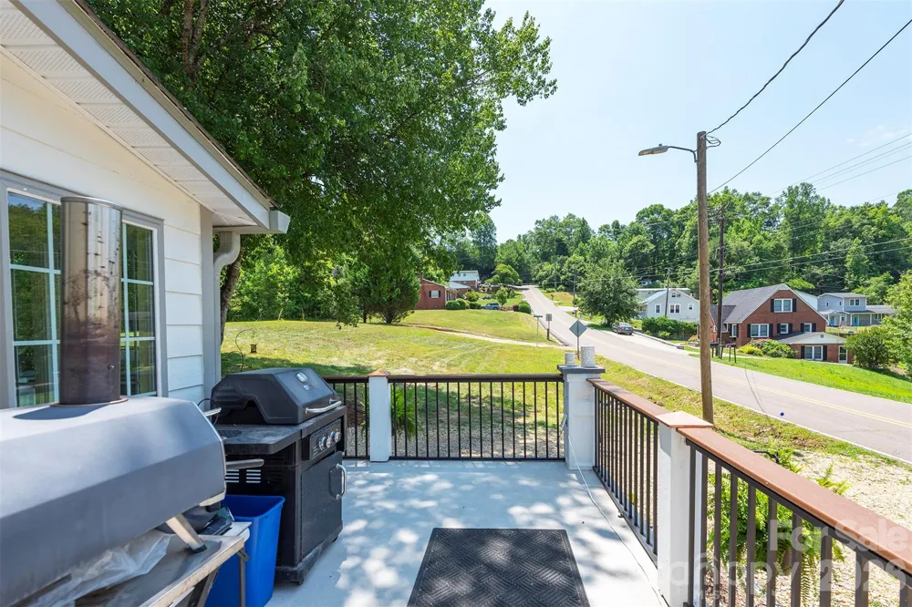 65 Walnut Street Marion, NC 28752