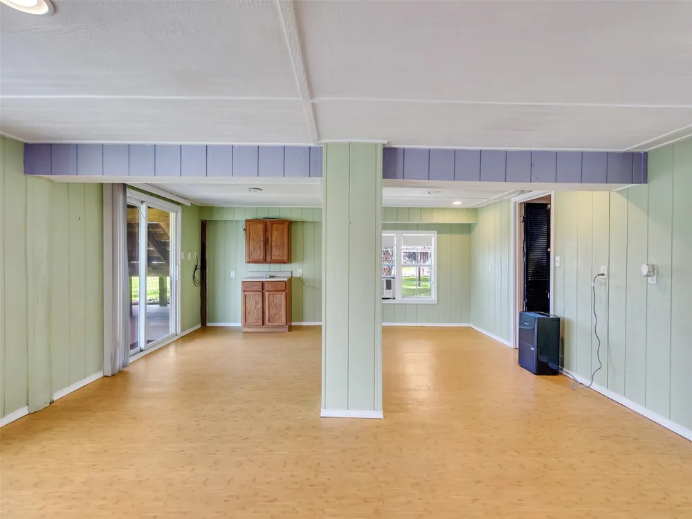 2172 County Road 297 Sargent, TX 77414