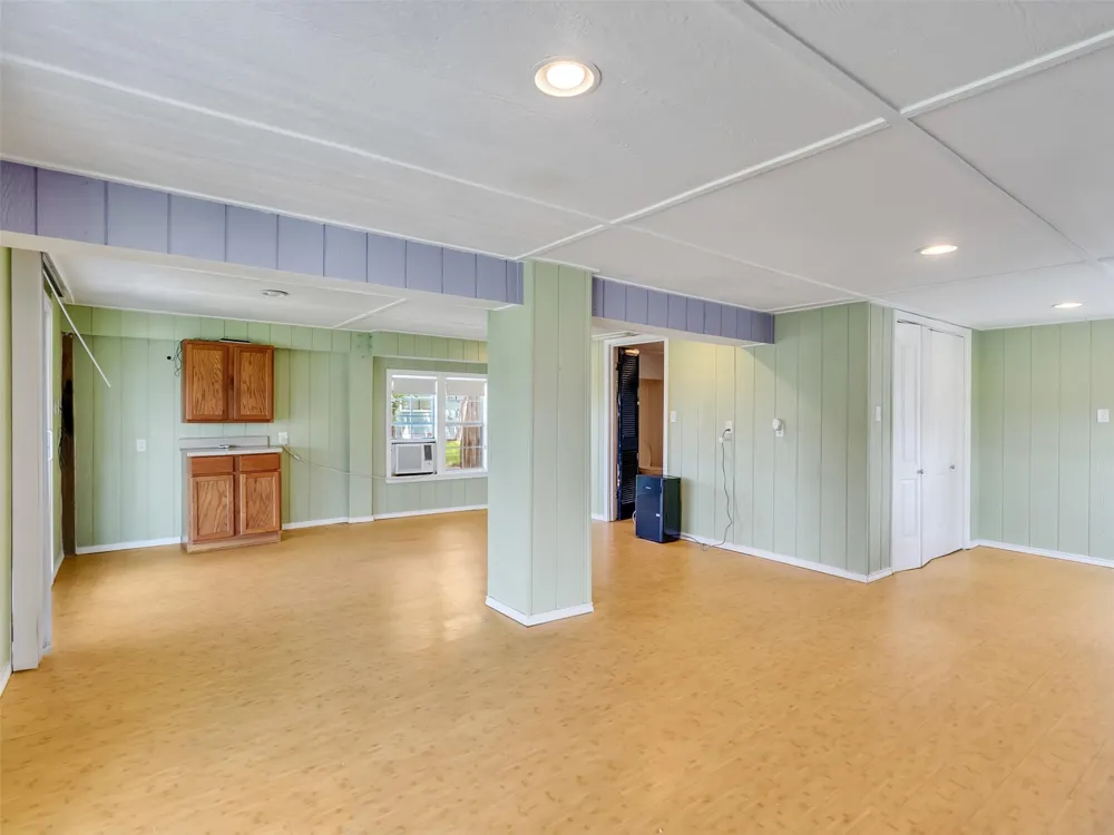 2172 County Road 297 Sargent, TX 77414