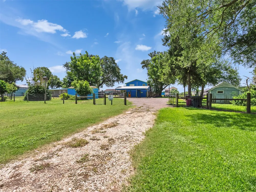 2172 County Road 297 Sargent, TX 77414