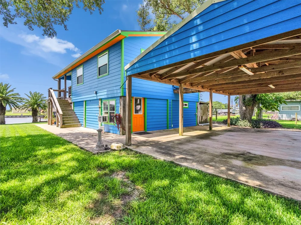 2172 County Road 297 Sargent, TX 77414