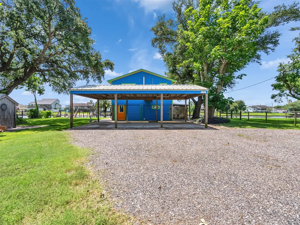 2172 County Road 297 Sargent, TX 77414
