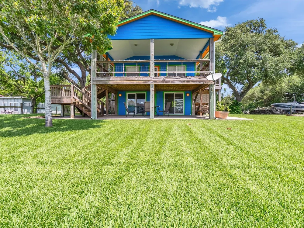2172 County Road 297 Sargent, TX 77414