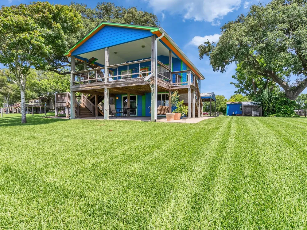 2172 County Road 297 Sargent, TX 77414