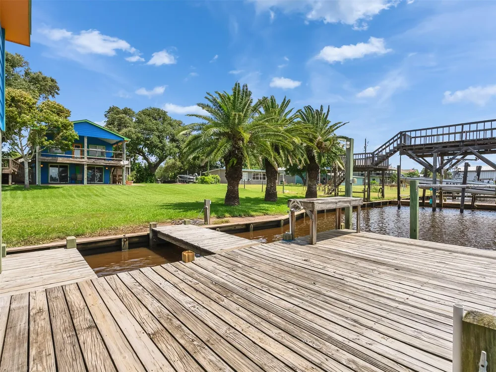 2172 County Road 297 Sargent, TX 77414