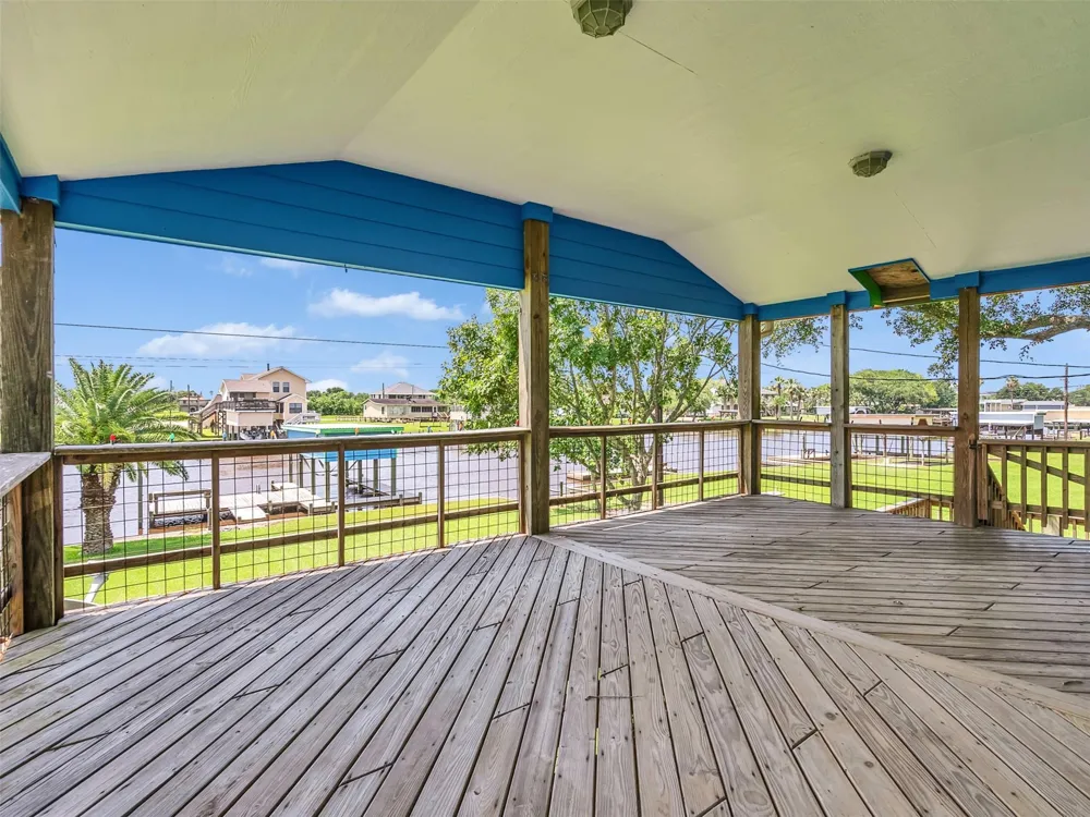 2172 County Road 297 Sargent, TX 77414