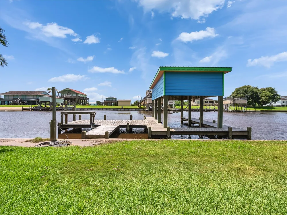 2172 County Road 297 Sargent, TX 77414