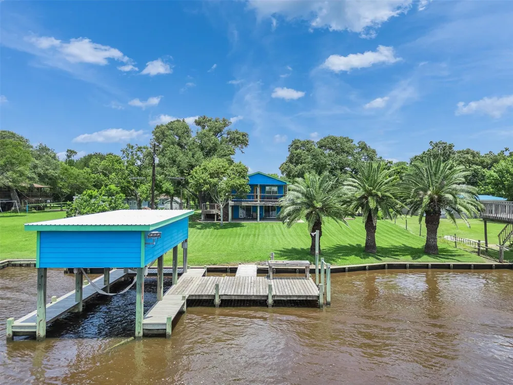 2172 County Road 297 Sargent, TX 77414