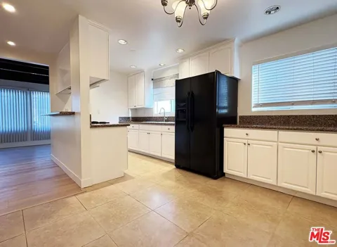870 Figueroa Terrace #1