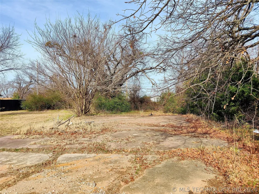 E Dewey Avenue Sapulpa, OK 74066