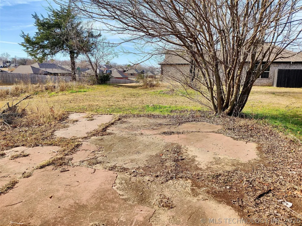 E Dewey Avenue Sapulpa, OK 74066