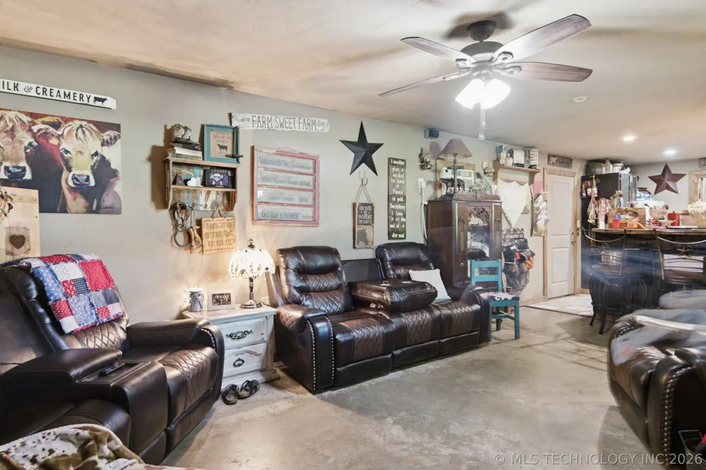 13281 NS 426 RD Chouteau, OK 74337
