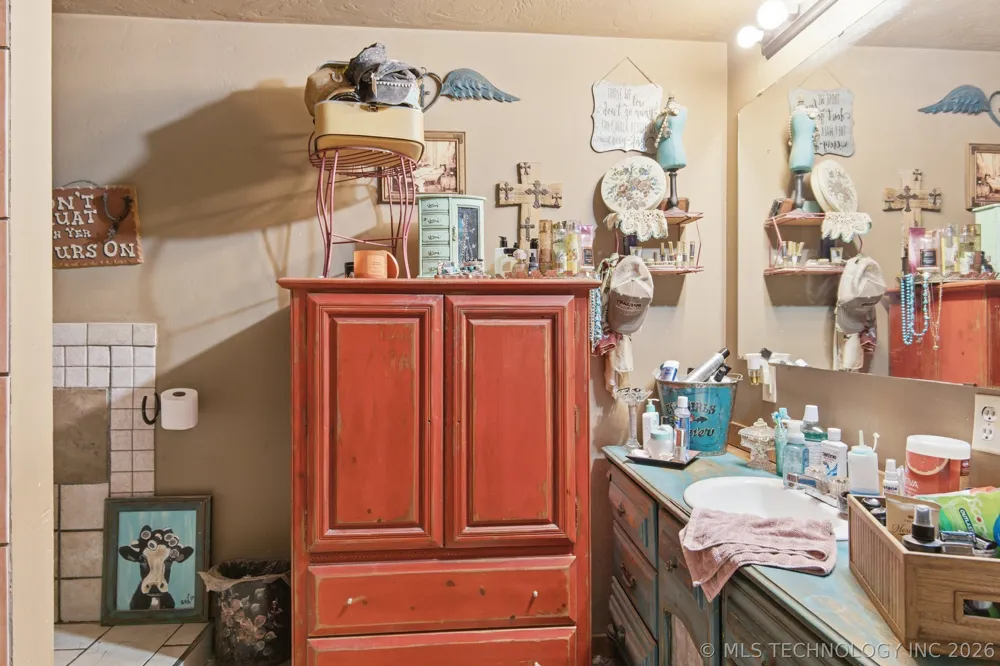 13281 NS 426 RD Chouteau, OK 74337