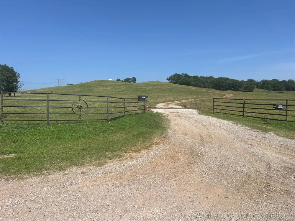 13281 NS 426 RD Chouteau, OK 74337