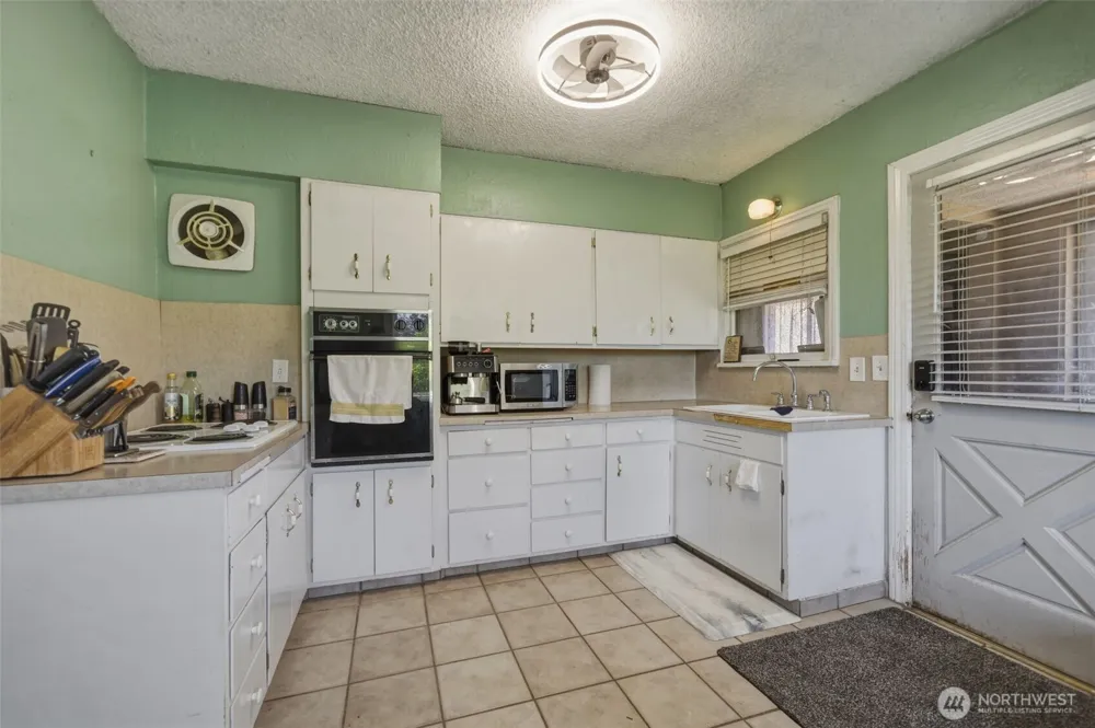 1300 NE 209th Street Ridgefield, WA 98642