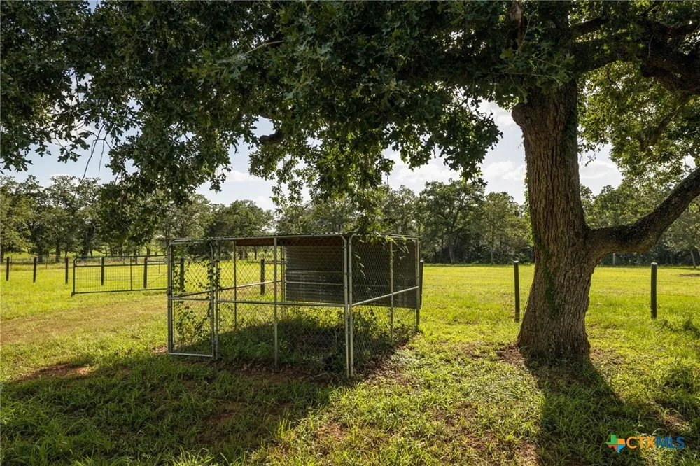 10488 Hwy 304 Harwood, TX 78629