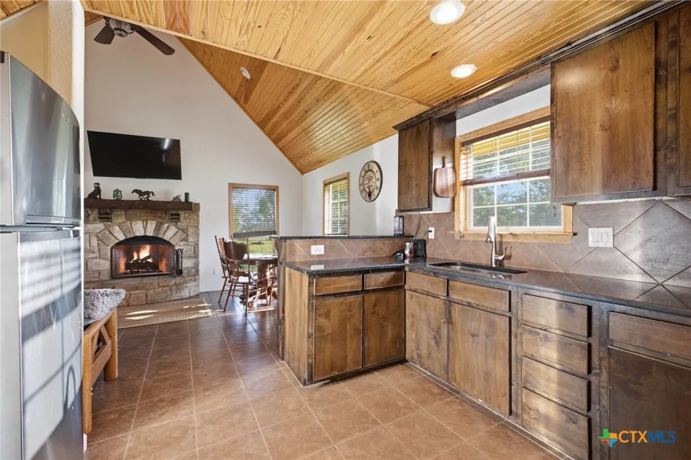 10488 Hwy 304 Harwood, TX 78629