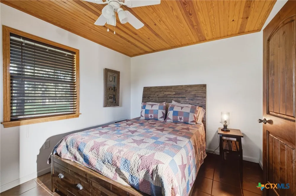 10488 Hwy 304 Harwood, TX 78629