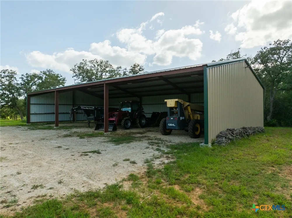 10488 Hwy 304 Harwood, TX 78629