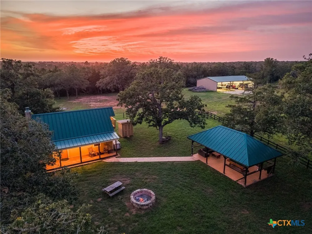 10488 Hwy 304 Harwood, TX 78629