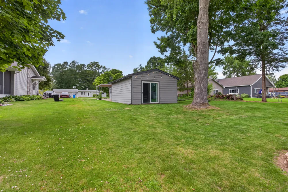 2550 Dardy Drive Brooklyn, MI 49230
