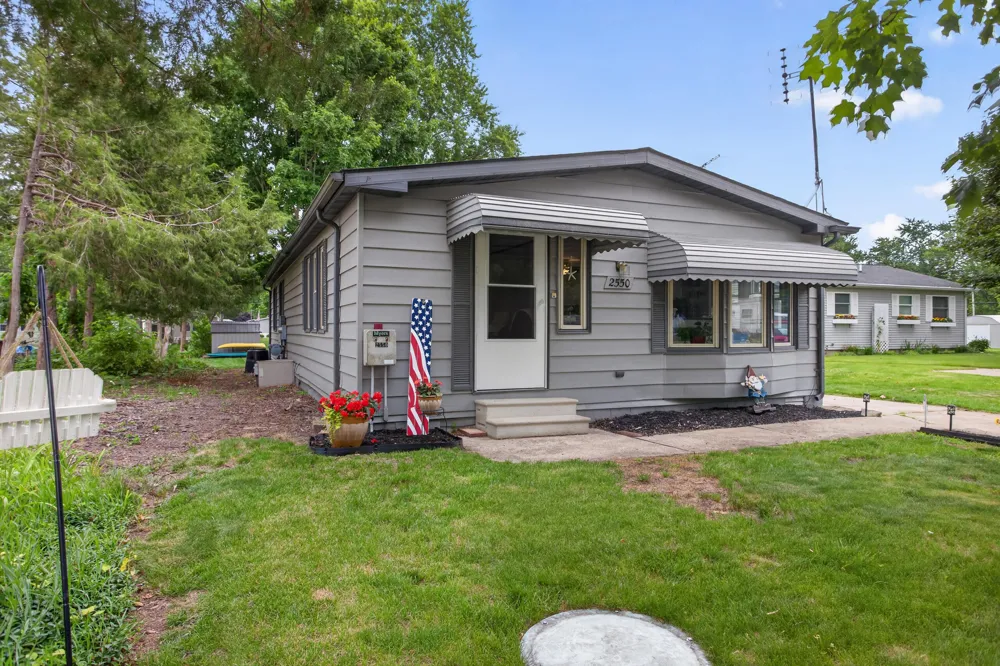 2550 Dardy Drive Brooklyn, MI 49230