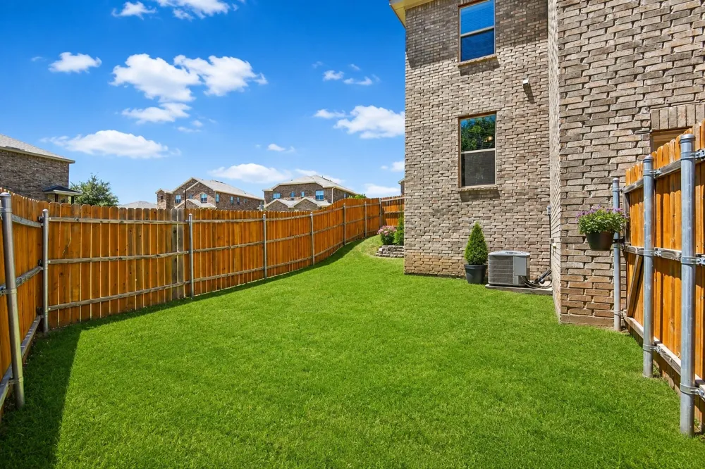 1970 Timber Oaks Drive Garland, TX 75040