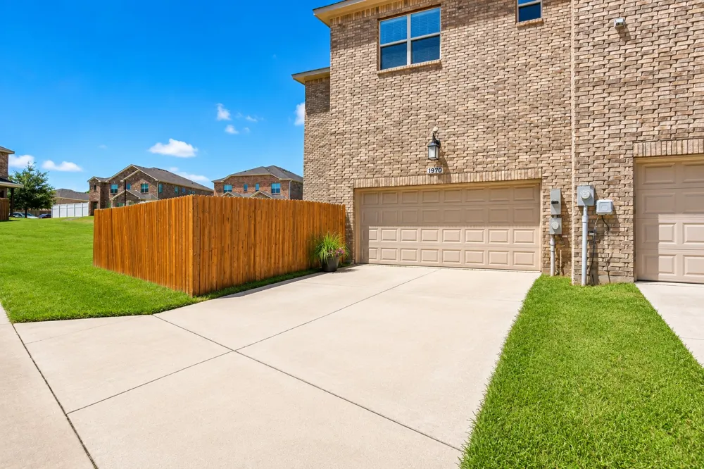 1970 Timber Oaks Drive Garland, TX 75040