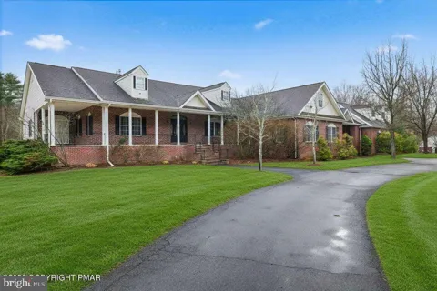 267 SCENIC DRIVE