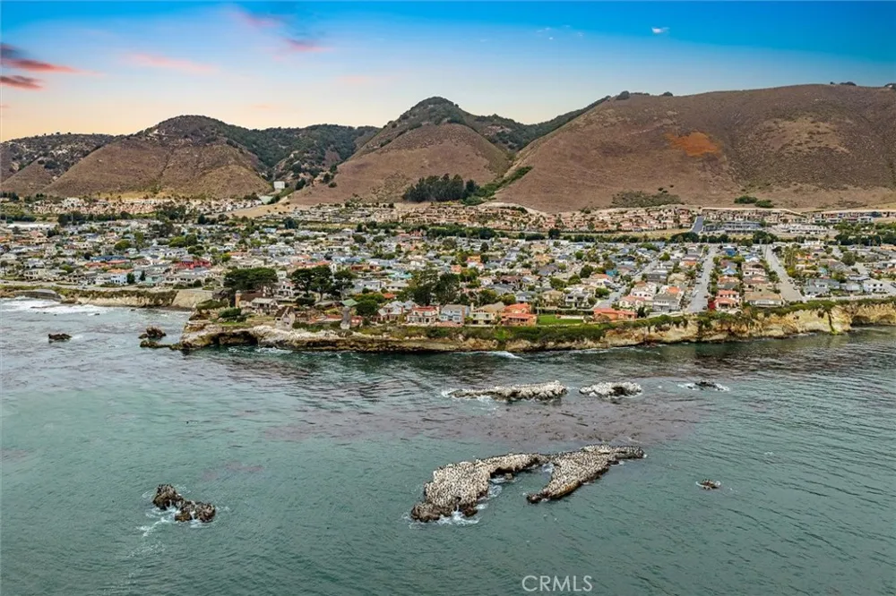 250 Castaic Avenue Pismo Beach, CA 93449