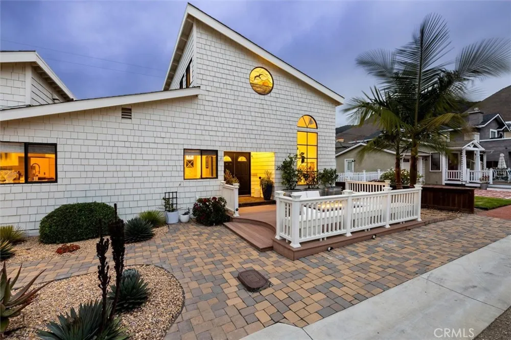 250 Castaic Avenue Pismo Beach, CA 93449