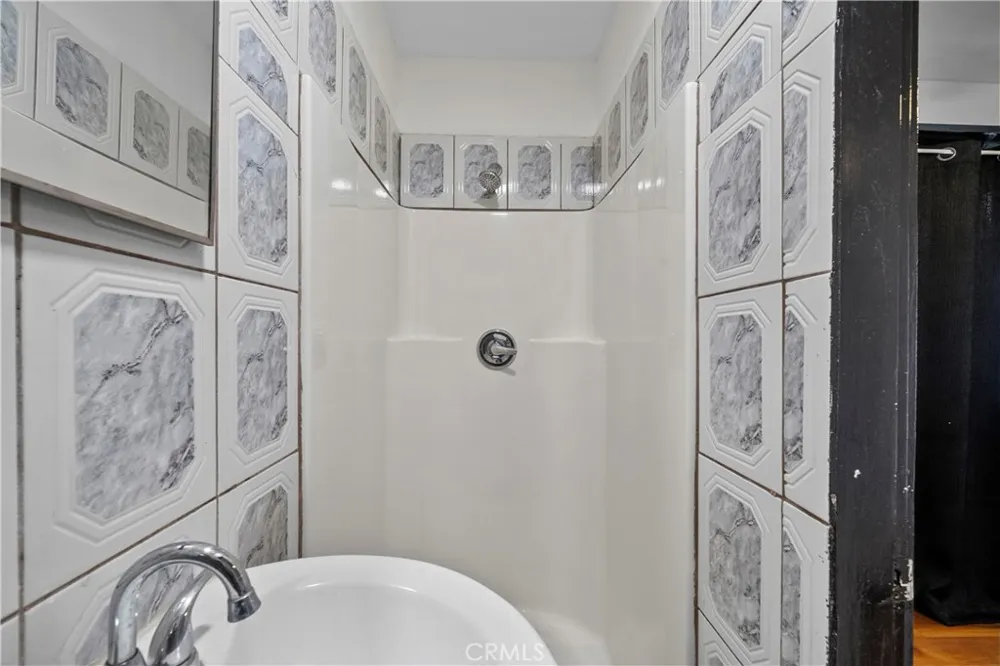 1847 w. 48th Street Los Angeles, CA 90062