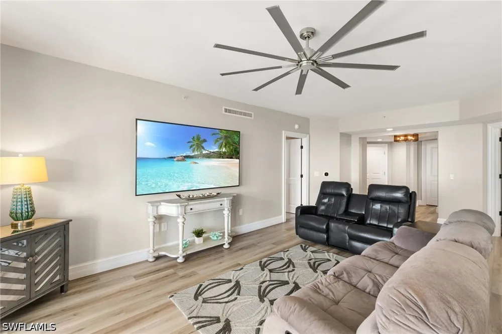 Borghese Lane #902 Naples, FL 34114