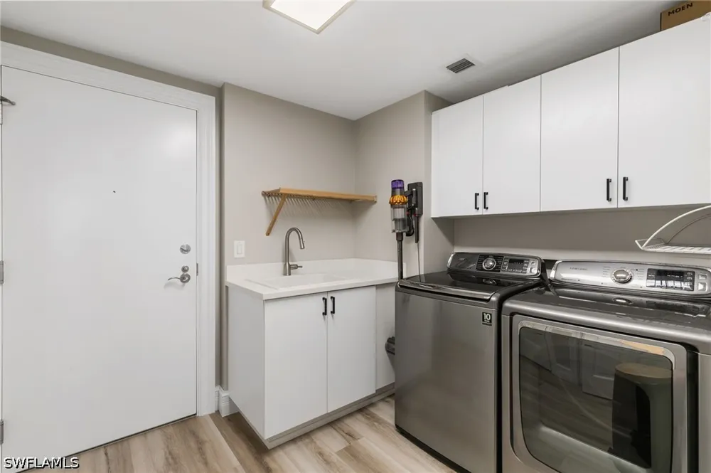 Borghese Lane #902 Naples, FL 34114