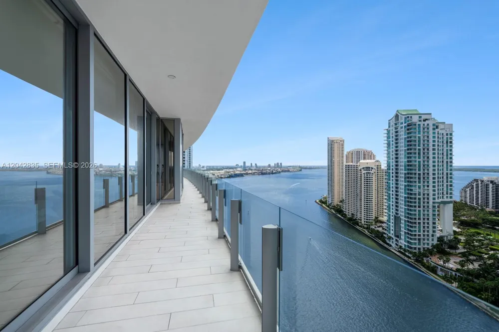 300 Biscayne Boulevard Way #2701 Miami, FL 33131